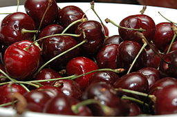 Bowl_of_red_Cherries